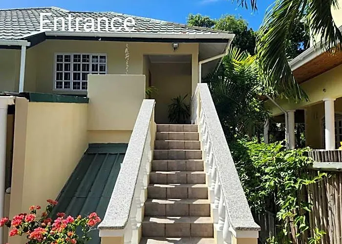 Captain's Hotell Anse Boileau