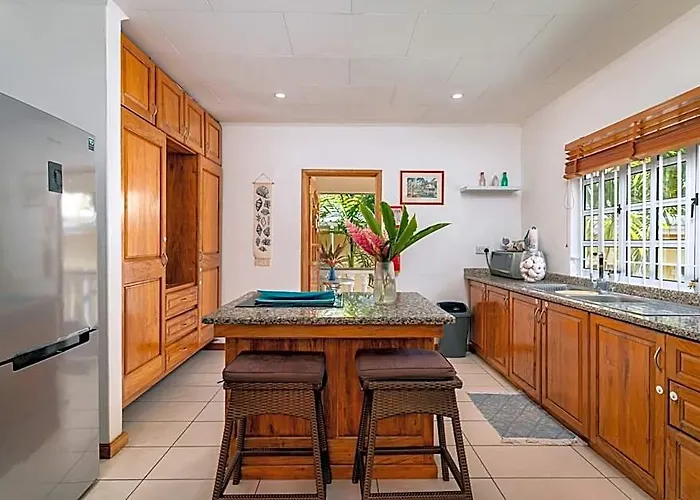 Captain's Hotell Anse Boileau
