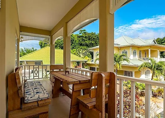 Hotell Captain's Anse Boileau